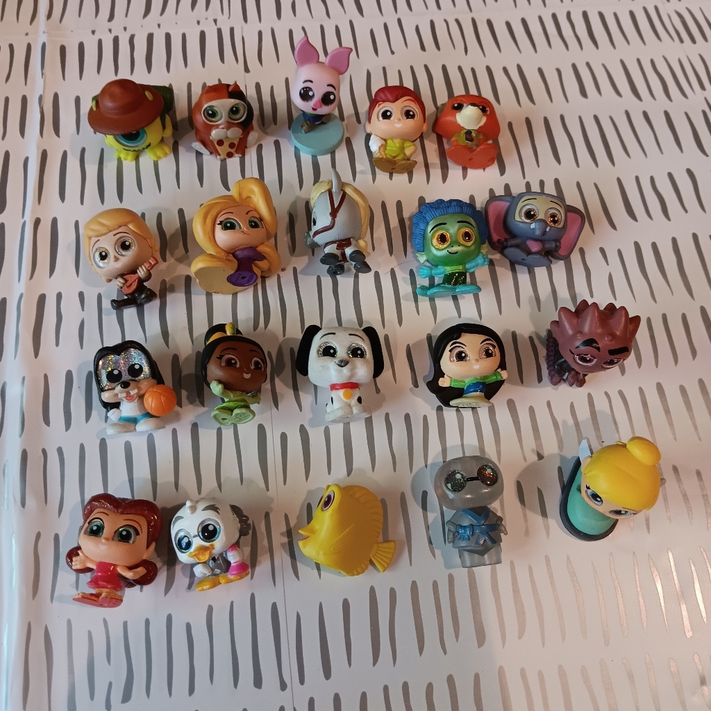 Disney Doorables LOT Of 20